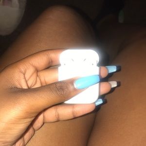 AirPods